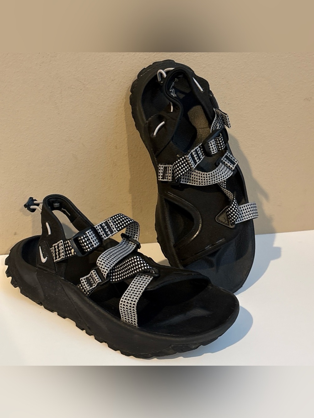 Nike Women’s Size 8 Oneonta Hiking River Sandals Shoes Black